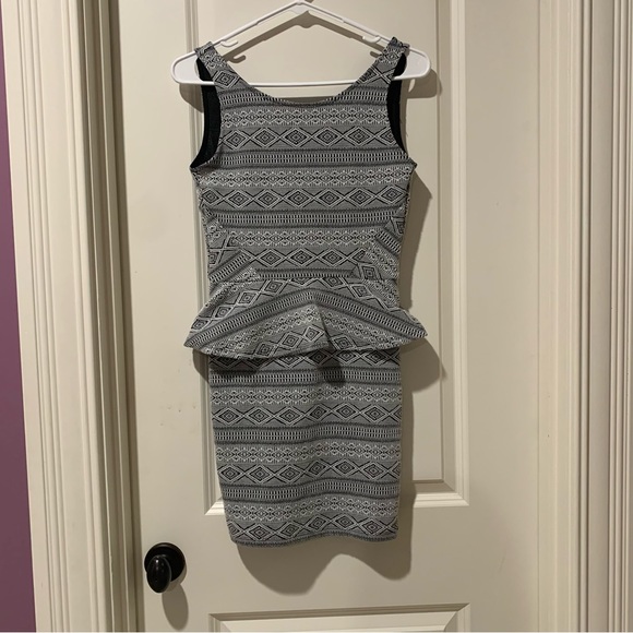 Patterned work Dress - Picture 5 of 5